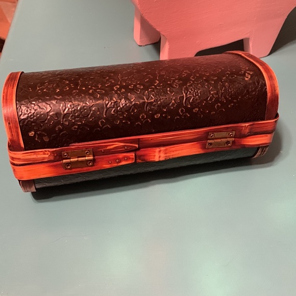 Vintage wooden box purse - Picture 3 of 9